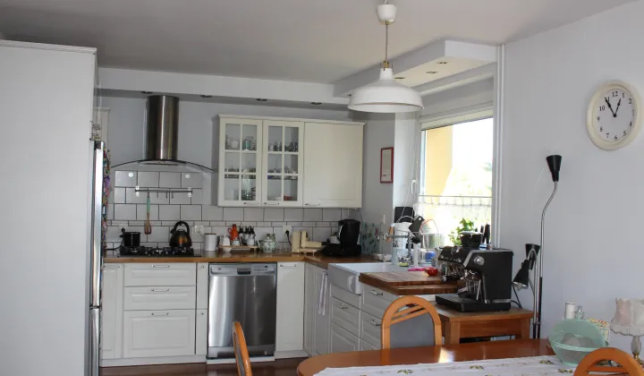 dom wolnostojący, 6 pokoi Kiełczów, ul. Sportowa