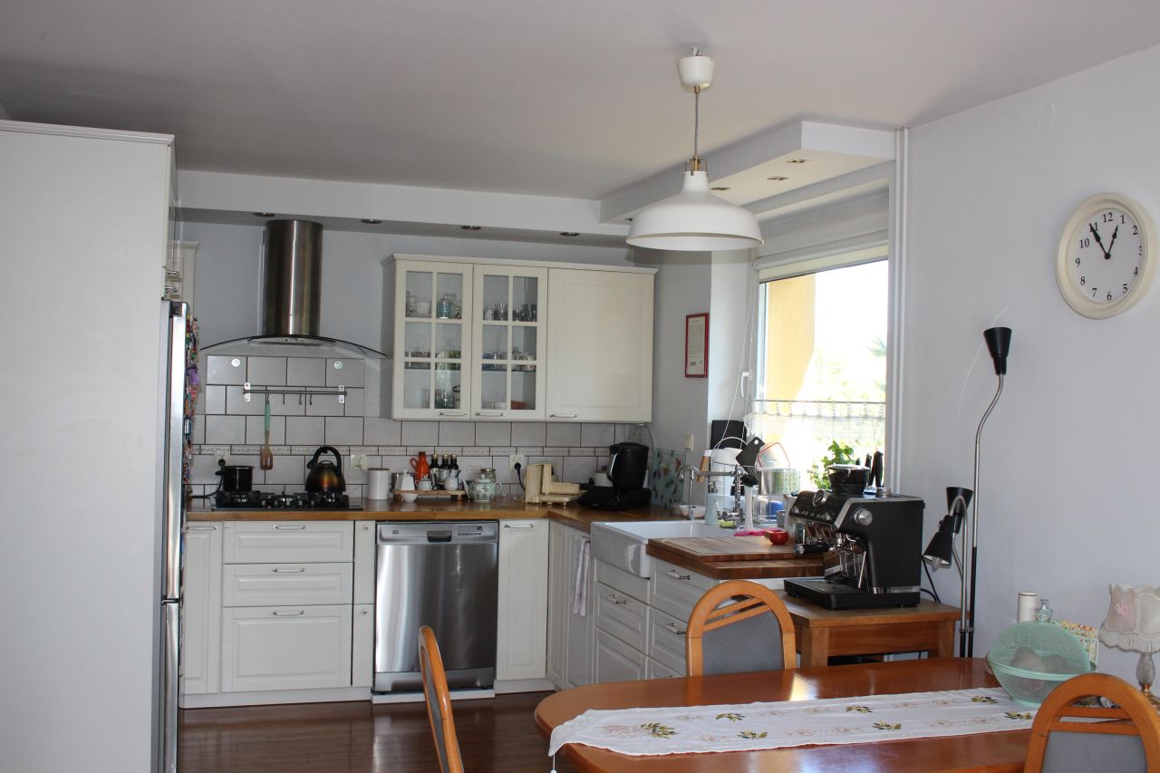 dom wolnostojący, 6 pokoi Kiełczów, ul. Sportowa. Zdjęcie 1