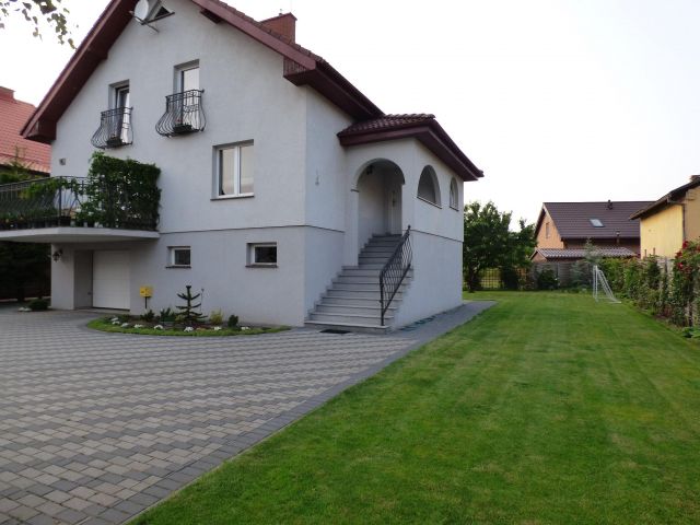 dom wolnostojący, 5 pokoi Chwaszczyno, ul. Kochanowskiego. Zdjęcie 1