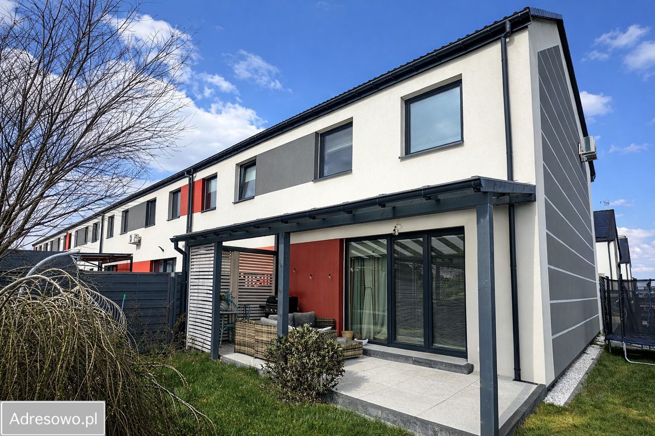 dom szeregowy, 4 pokoje Kiełczów, ul. Wiśniowa. Zdjęcie 1