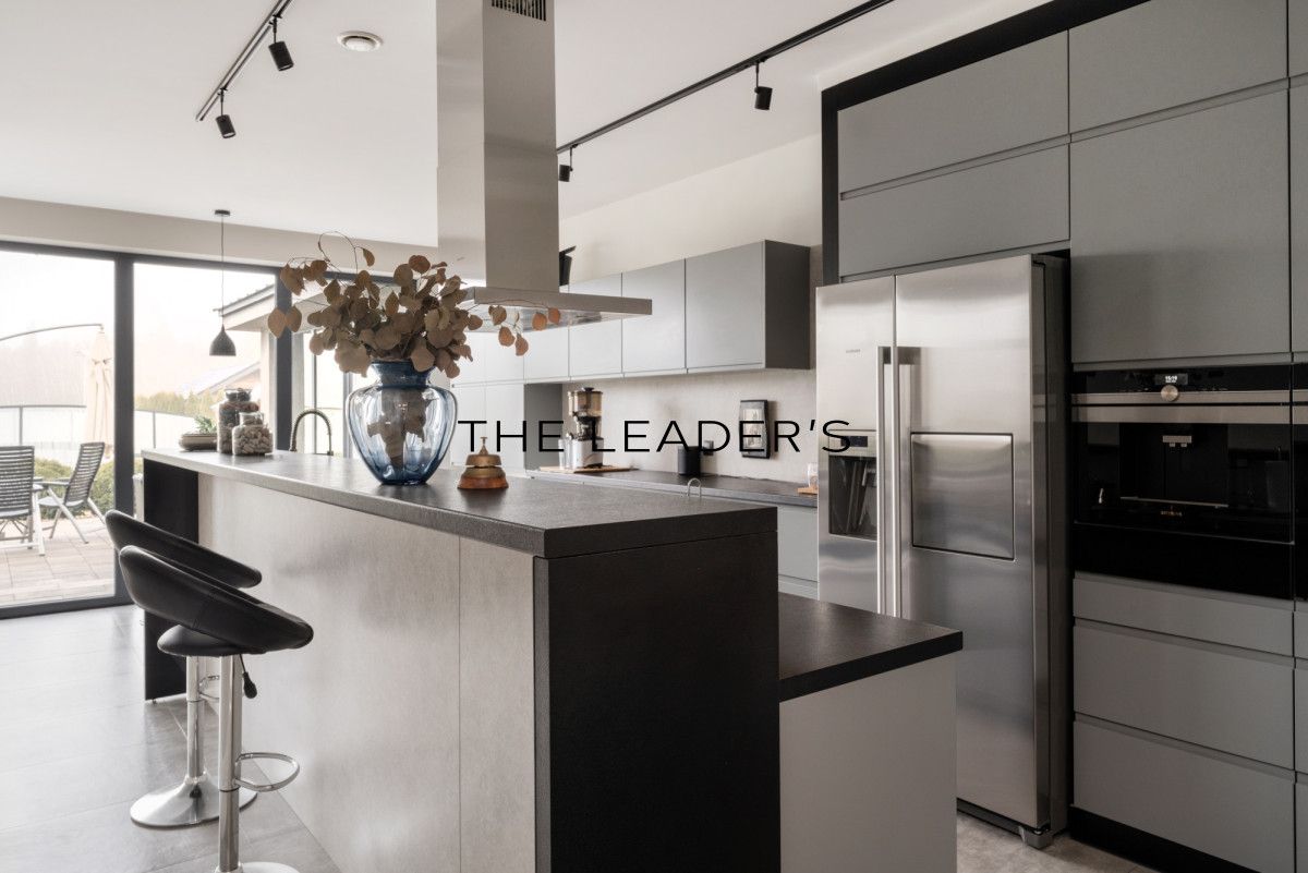 dom wolnostojący, 8 pokoi Kampinos. Zdjęcie 7