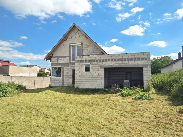 dom wolnostojący Karmin. Zdjęcie 1