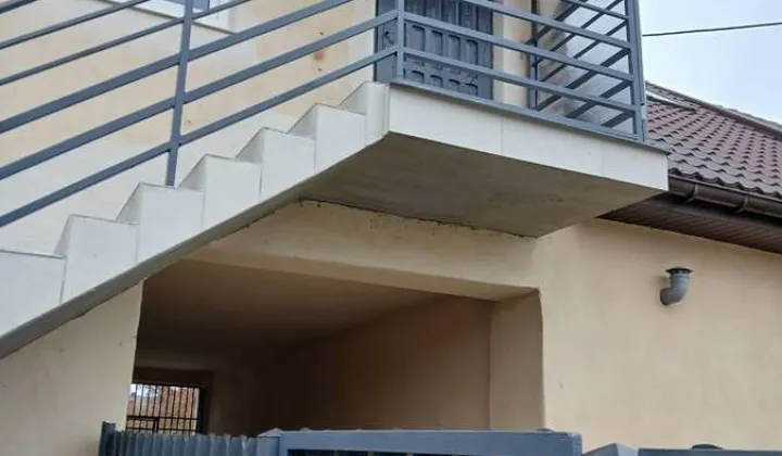 dom wolnostojący Bielawy, ul. Kościelna