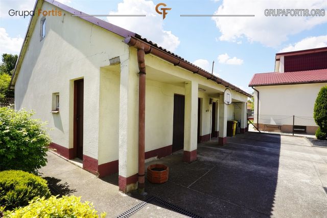 dom wolnostojący, 7 pokoi Kazimierza Wielka, ul. Krakowska. Zdjęcie 29