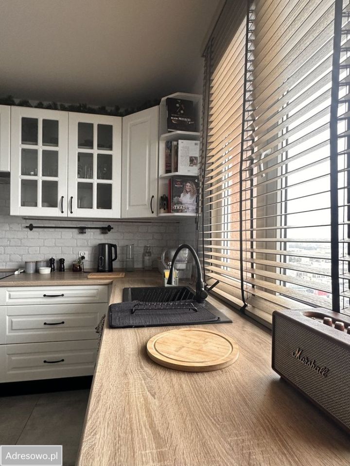 Mieszkanie 4-pokojowe Ostrowiec Świętokrzyski. Zdjęcie 2