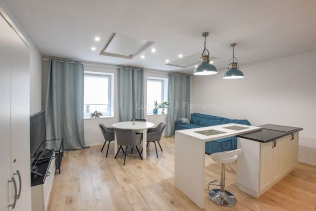 Mieszkanie 3-pokojowe Jelenia Góra, al. Wojska Polskiego. Zdjęcie 2