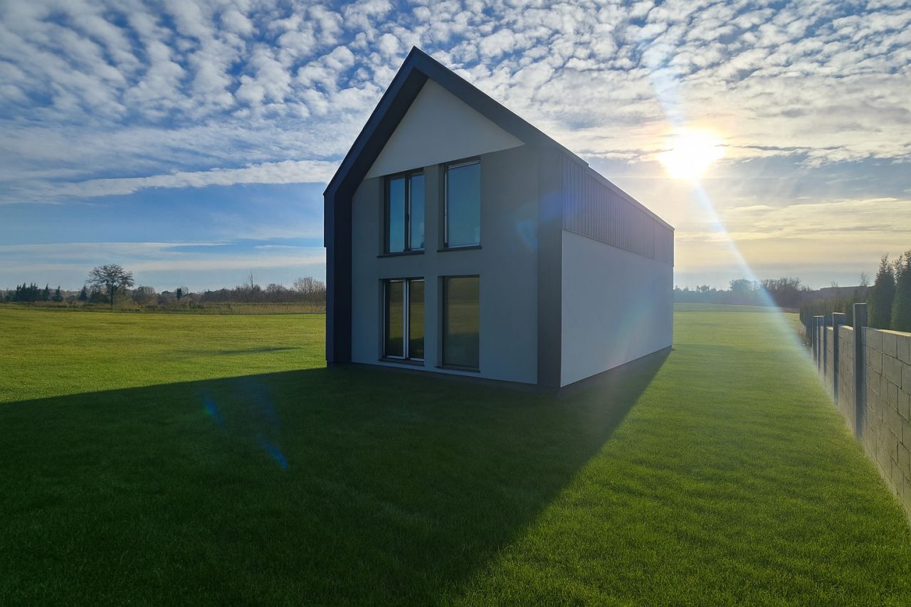 dom wolnostojący, 5 pokoi Więcbork, ul. Spacerowa. Zdjęcie 2