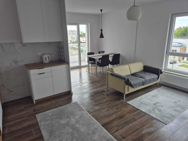 Mieszkanie 3-pokojowe Ostrów Mazowiecka, ul. Lucyny i Wiesława Kolendów. Zdjęcie 1