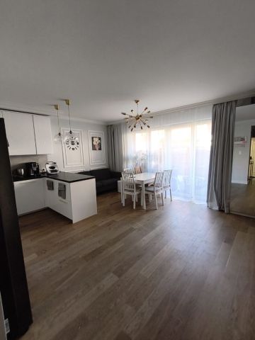 Mieszkanie 3-pokojowe Marki Pustelnik, ul. Romana Dmowskiego. Zdjęcie 1