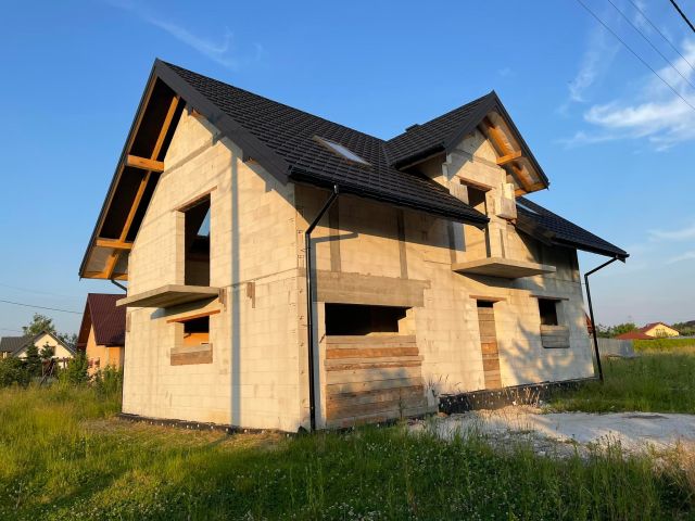 dom wolnostojący, 5 pokoi Krzeczów, ul. Spokojna. Zdjęcie 1