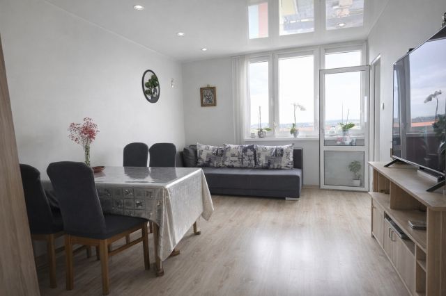 Mieszkanie 3-pokojowe Świdnica, ul. Jana Riedla. Zdjęcie 1