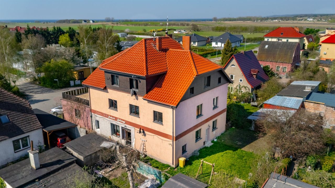 dom wolnostojący, 14 pokoi Wolin, ul. Wiejska