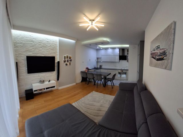 Mieszkanie 3-pokojowe Warszawa Ursus, ul. Tadeusza Hennela. Zdjęcie 1