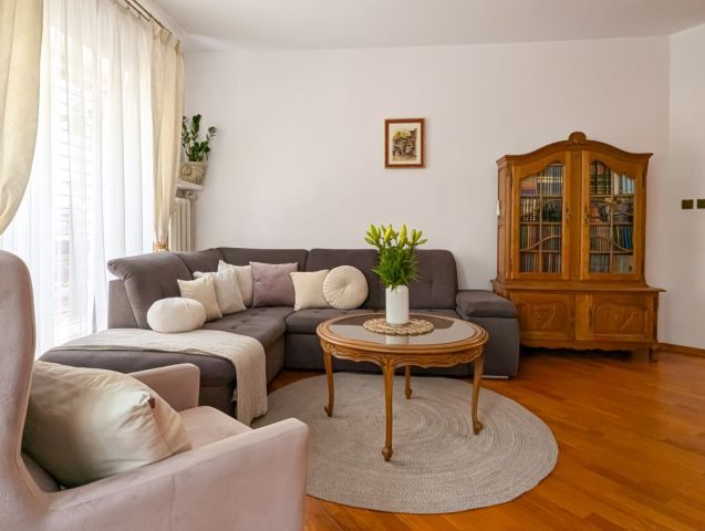 dom szeregowy, 6 pokoi Warszawa Ursynów. Zdjęcie 2