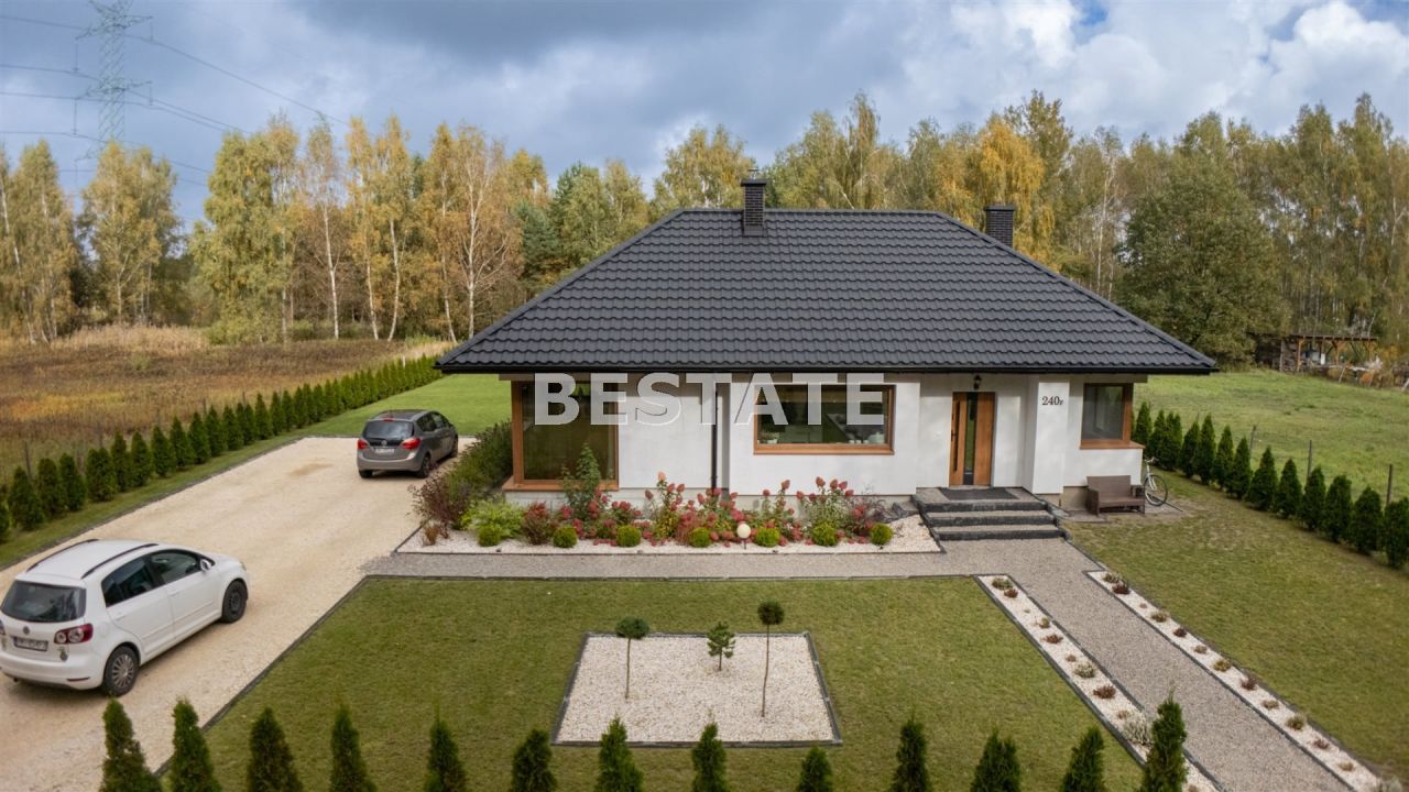 dom wolnostojący, 5 pokoi Radomyśl Wielki. Zdjęcie 1