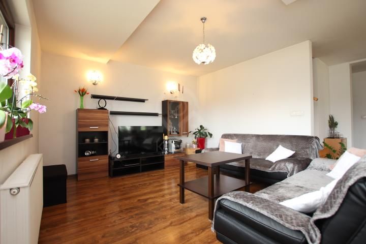 bliźniak, 6 pokoi Karwiany. Zdjęcie 5