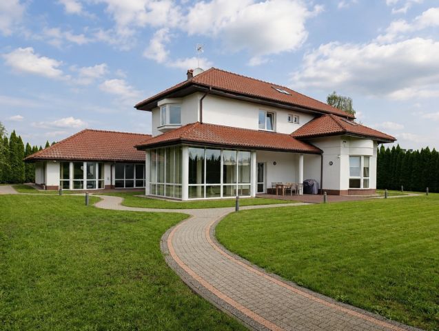 dom wolnostojący, 5 pokoi Michałów-Grabina. Zdjęcie 1