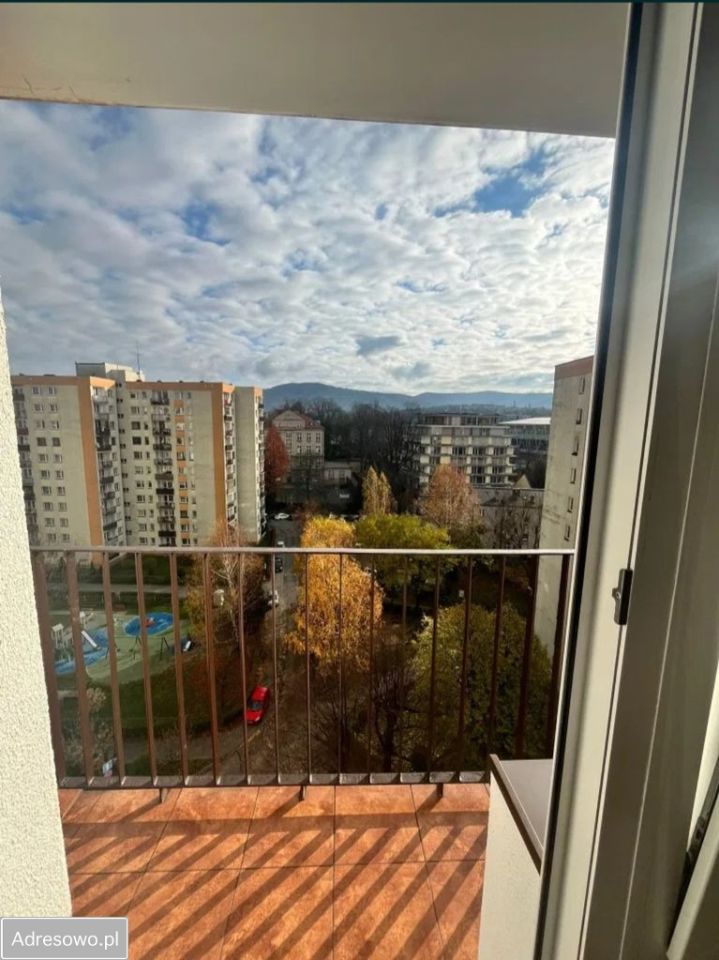 Mieszkanie 2-pokojowe Bielsko-Biała Śródmieście, ul. Romana Dmowskiego. Zdjęcie 3