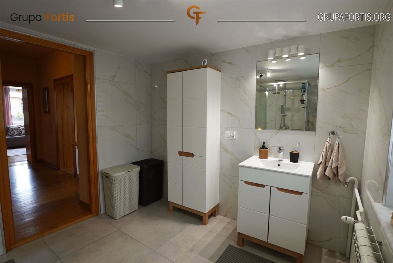 dom wolnostojący, 7 pokoi Kazimierza Wielka, ul. Krakowska. Zdjęcie 16