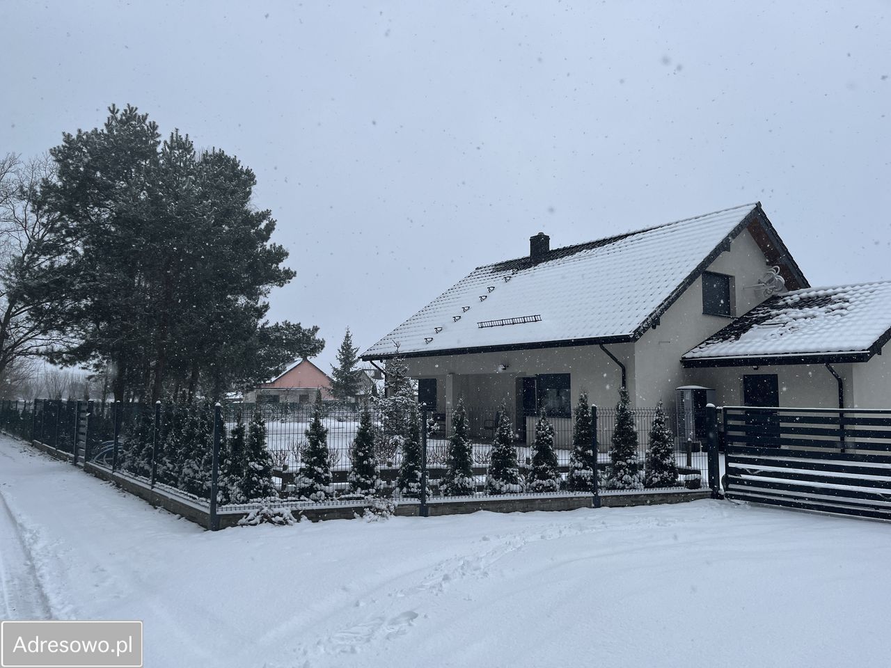 dom wolnostojący, 6 pokoi Jeziorna. Zdjęcie 1