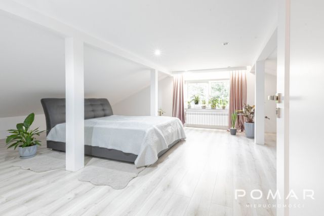 dom wolnostojący, 7 pokoi Gogołowa, ul. Wiejska. Zdjęcie 2