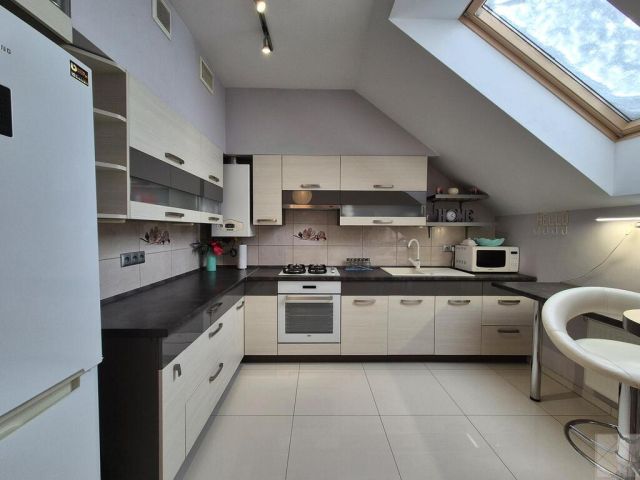 Mieszkanie 3-pokojowe Ostrów. Zdjęcie 7