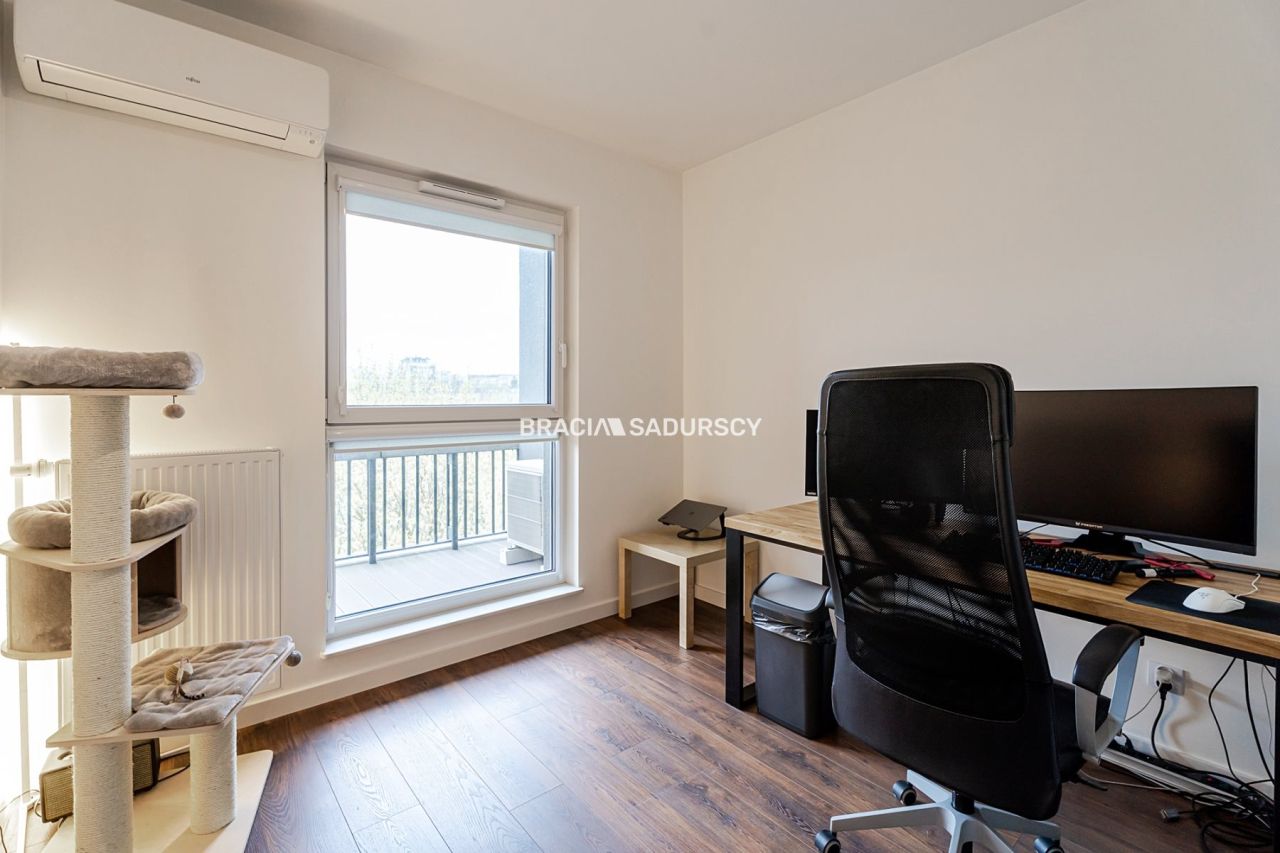 Mieszkanie 4-pokojowe Kraków Czyżyny, ul. Stanisława Lema. Zdjęcie 14