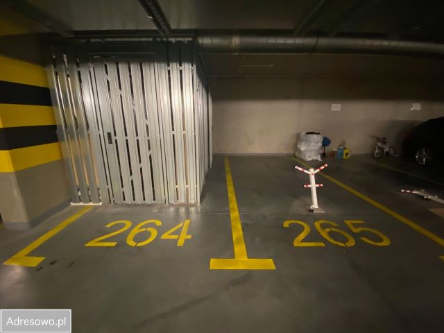 Garaż/miejsce parkingowe Warszawa Wilanów, al. Rzeczypospolitej. Zdjęcie 1