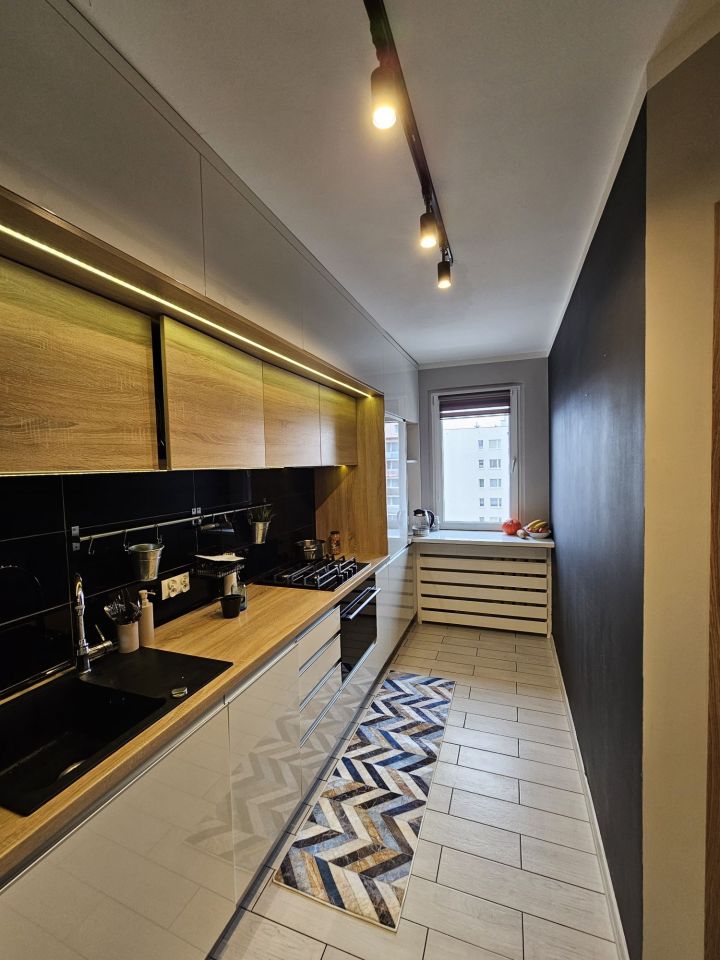 Mieszkanie 3-pokojowe Bielsko-Biała, ul. I Armii Wojska Polskiego. Zdjęcie 2