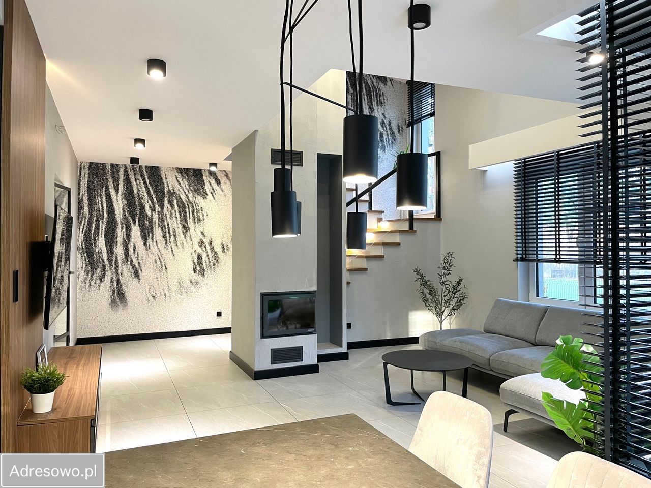 dom wolnostojący, 5 pokoi Myrcha. Zdjęcie 2