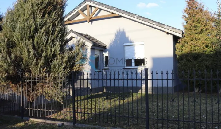 dom wolnostojący, 4 pokoje Września