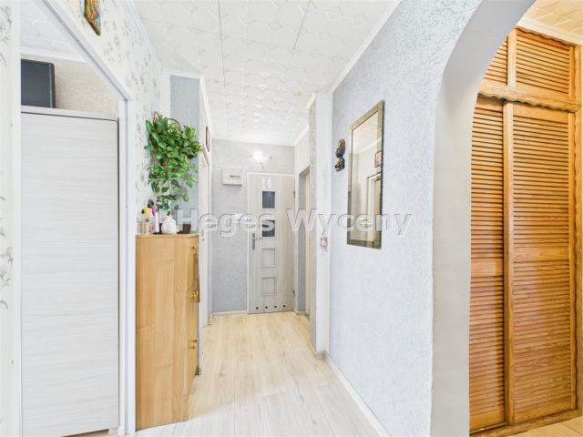 Mieszkanie 4-pokojowe Trzebień. Zdjęcie 5