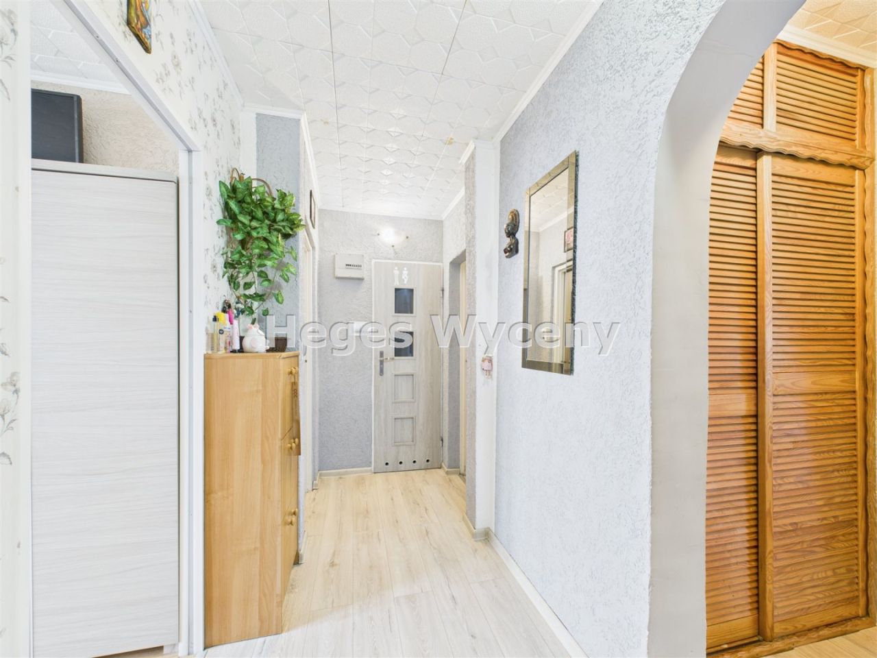 Mieszkanie 4-pokojowe Trzebień. Zdjęcie 5