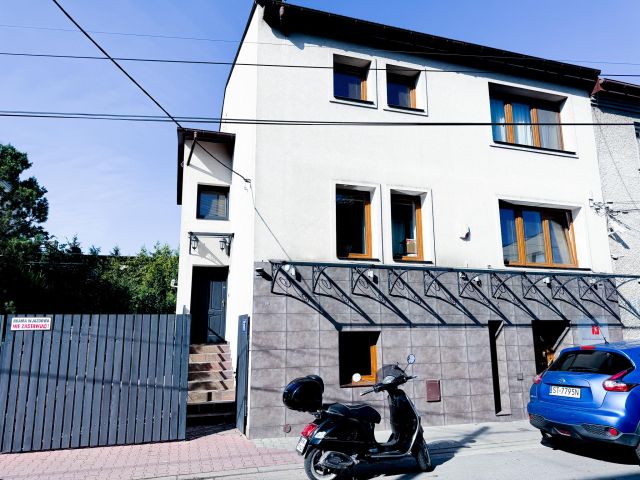 dom szeregowy, 14 pokoi Kraków Olsza, ul. Henryka Wieniawskiego. Zdjęcie 3