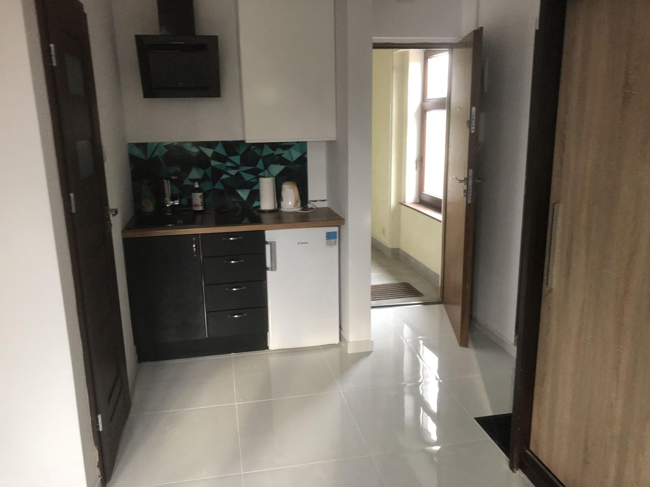 Mieszkanie 1-pokojowe Łomianki. Zdjęcie 5