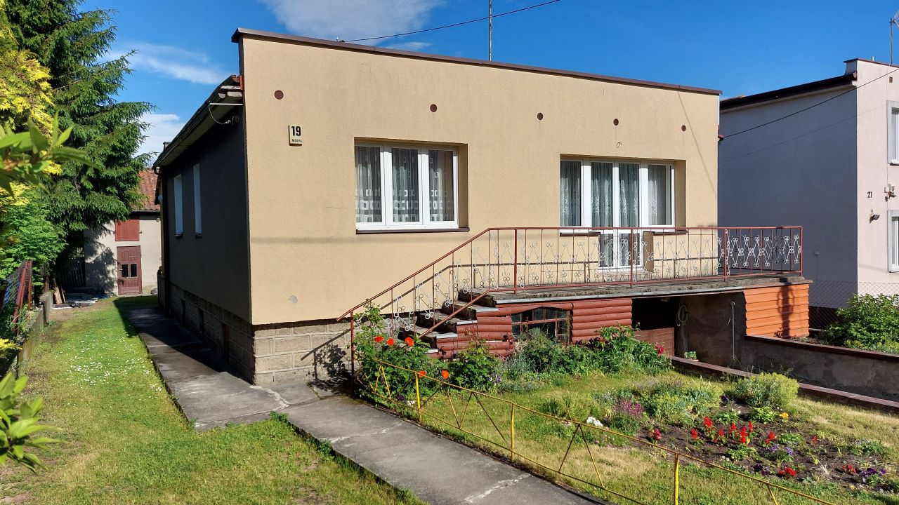 dom wolnostojący, 3 pokoje Biskupiec, ul. Modra. Zdjęcie 1
