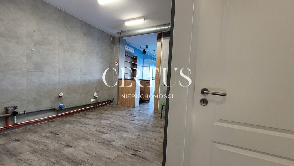 Nieruchomość komercyjna Wawrów. Zdjęcie 12