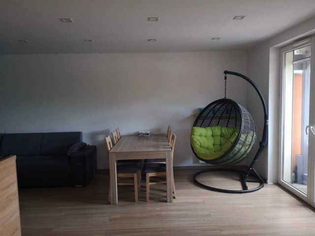 Mieszkanie 4-pokojowe Wrocław Stabłowice, ul. Łomnicka. Zdjęcie 1