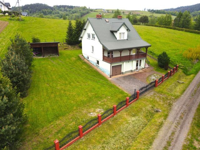 dom wolnostojący, 5 pokoi Bukowiec. Zdjęcie 1
