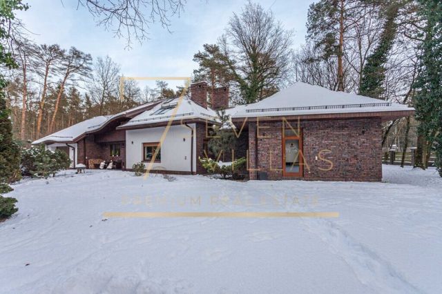 dom wolnostojący, 5 pokoi Magdalenka. Zdjęcie 2