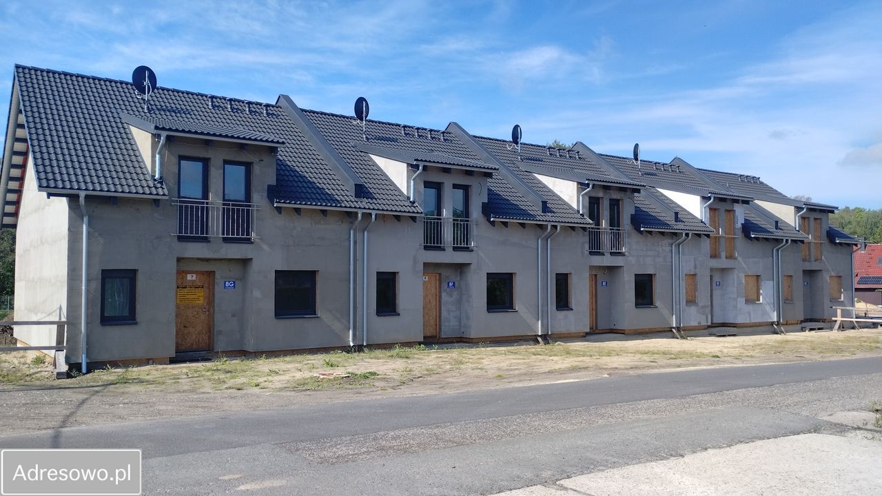 dom szeregowy, 9 pokoi Bąków, ul. Tartaczna. Zdjęcie 1