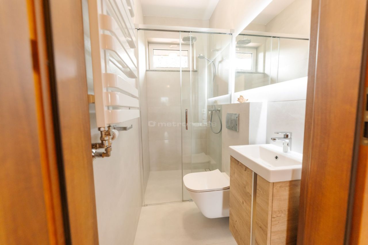 dom wolnostojący, 4 pokoje Borowa Góra. Zdjęcie 16