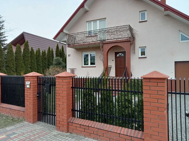 dom wolnostojący, 5 pokoi Rakowiska. Zdjęcie 1