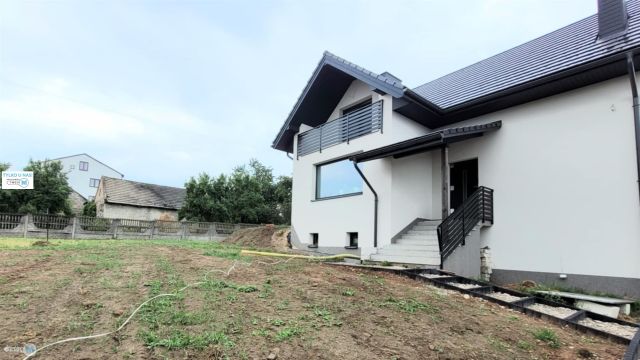 dom, 4 pokoje Oblęgór. Zdjęcie 1