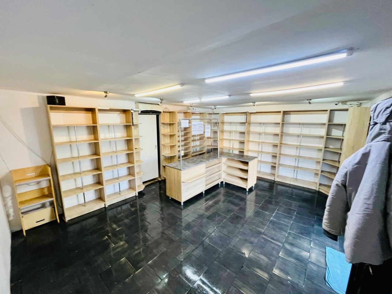 Lokal Kielce, ul. Jerzego Szajnowicza-Iwanowa. Zdjęcie 4