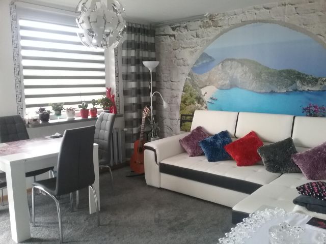 Mieszkanie 3-pokojowe Wałbrzych Biały Kamień, ul. Ireny Grabowskiej. Zdjęcie 1