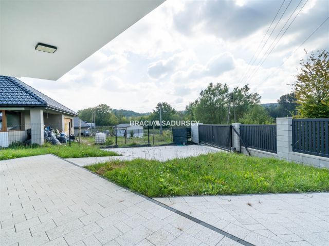 dom wolnostojący, 4 pokoje Koźmice Małe. Zdjęcie 33