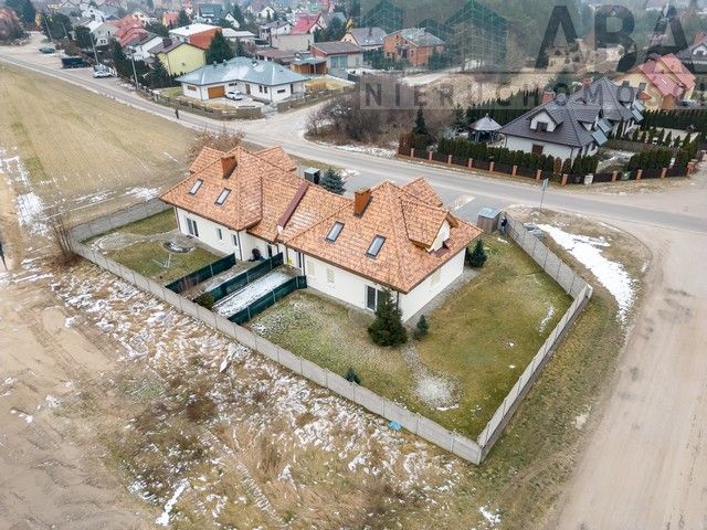 bliźniak, 5 pokoi Konin Laskówiec, ul. Marii Skłodowskiej-Curie. Zdjęcie 4