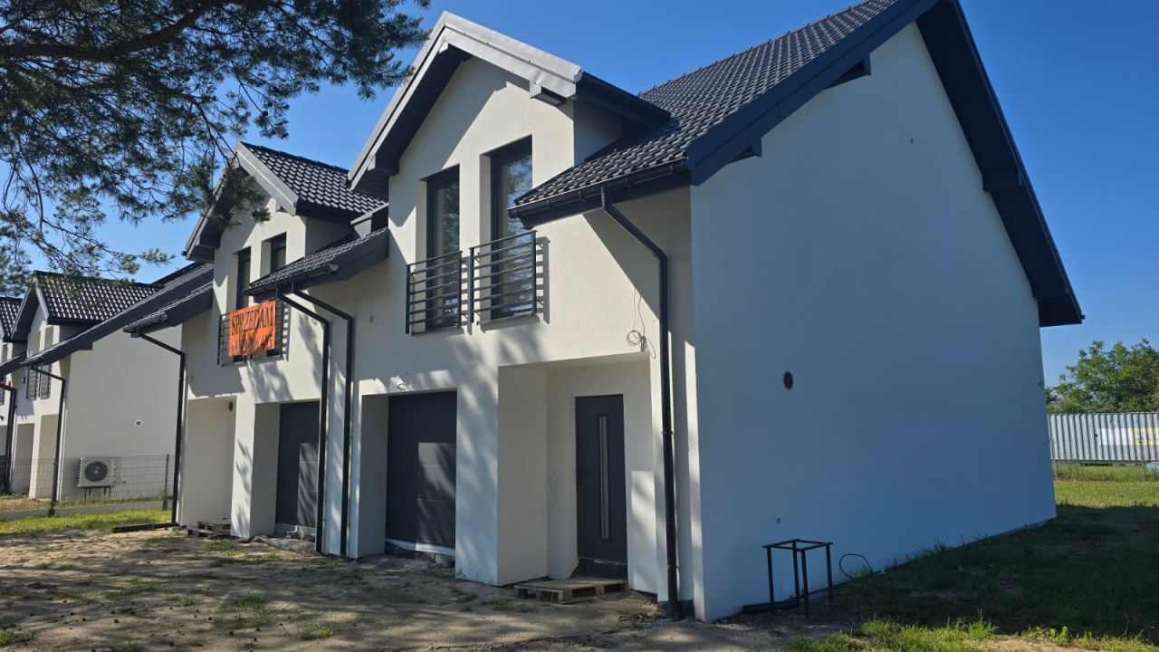 Gajewniki, ul. Pigwowa Bliźniak do wykończenia - 130 m² - 5 pokoi