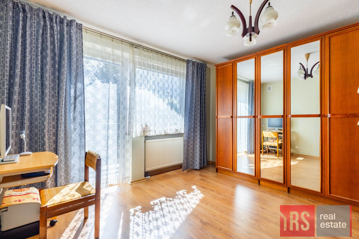 dom wolnostojący, 4 pokoje Laski. Zdjęcie 12